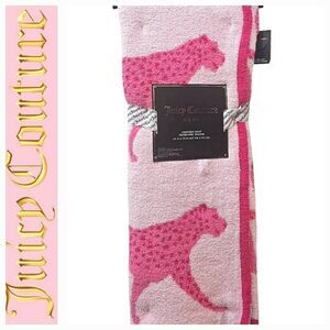 Juicy Couture Home Pink Leopord Feather Knit Jacquard Cozy Throw Blanket
